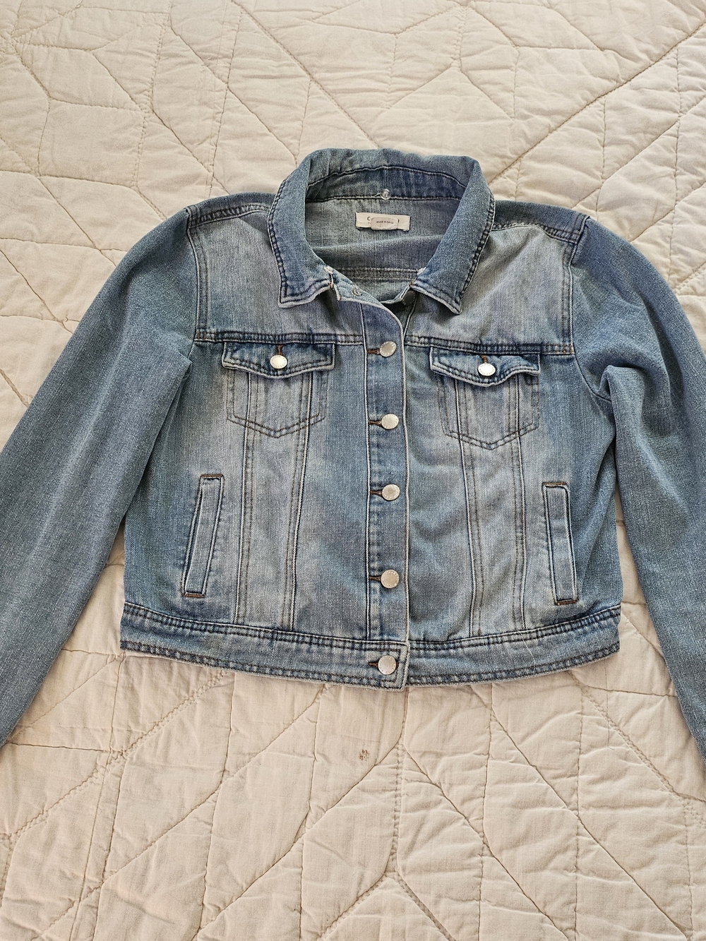 Ci Sono Cropped -Faded Denim Jacket - Size L
